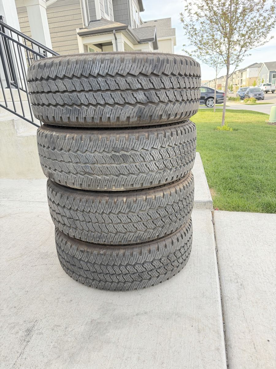 275/65R20 Bridgestone Dueler Load E Almost New