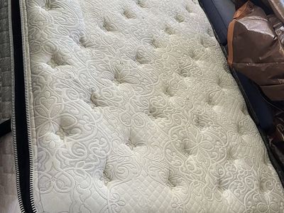 Full Size Mattress - Good Condition, Ready for a New Home