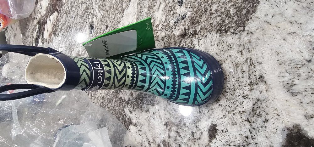 Boys rain boots - new