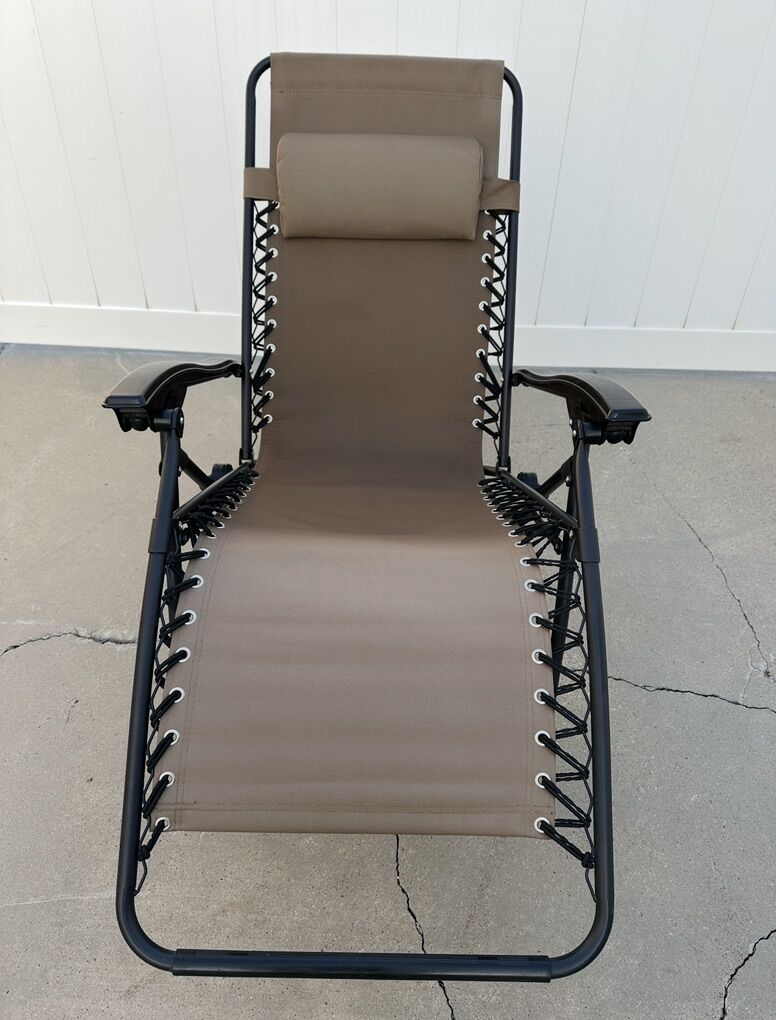 Zero Gravity Lounge Chair