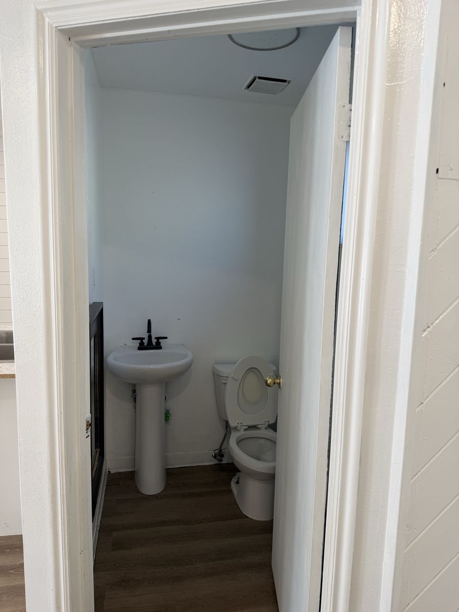 Main image 5