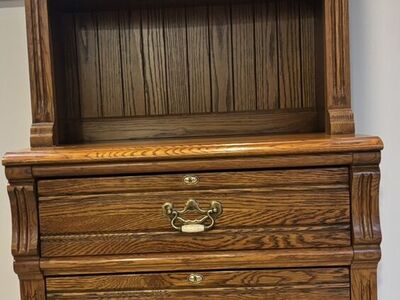 Oak Lexington Recollection Antique 3 Drawer Hutch
