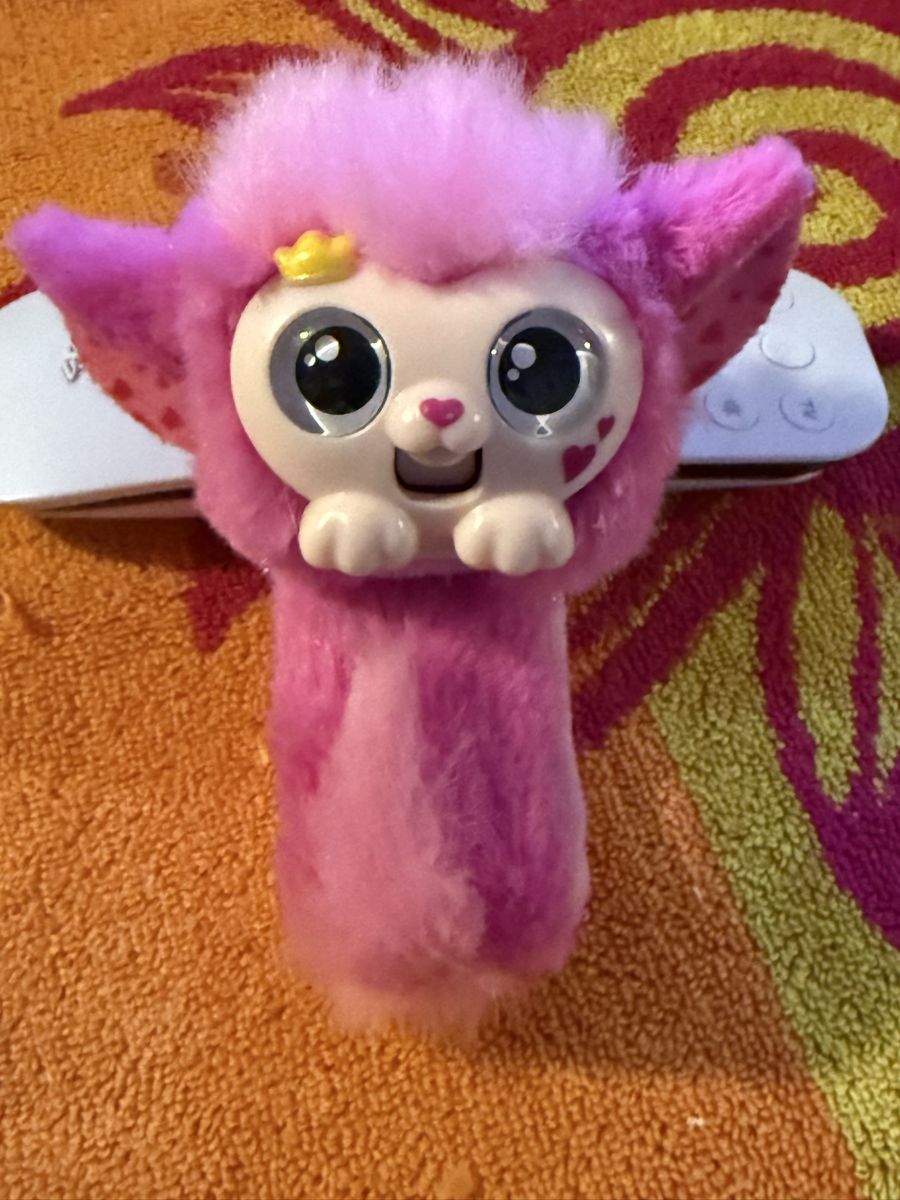 Little Live Pets Toys: Wrapples Pink Princeza Slap-Band Bracelet Little Live Interactive Pets Color: Pink