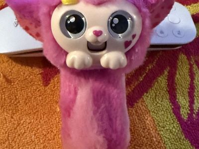 Little Live Pets Toys: Wrapples Pink Princeza Slap-Band Bracelet Little Live Interactive Pets Color: Pink