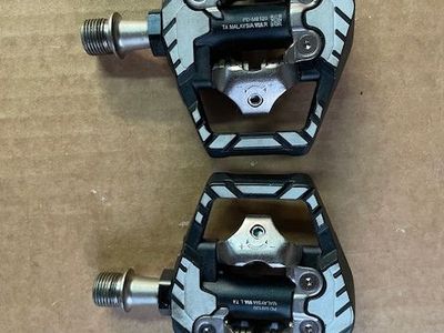 Shimano XT MTB bike pedals / clips