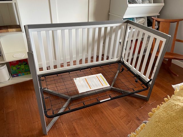 Delta Tribeca 4 in 1 convertible crib kids bed with Matt