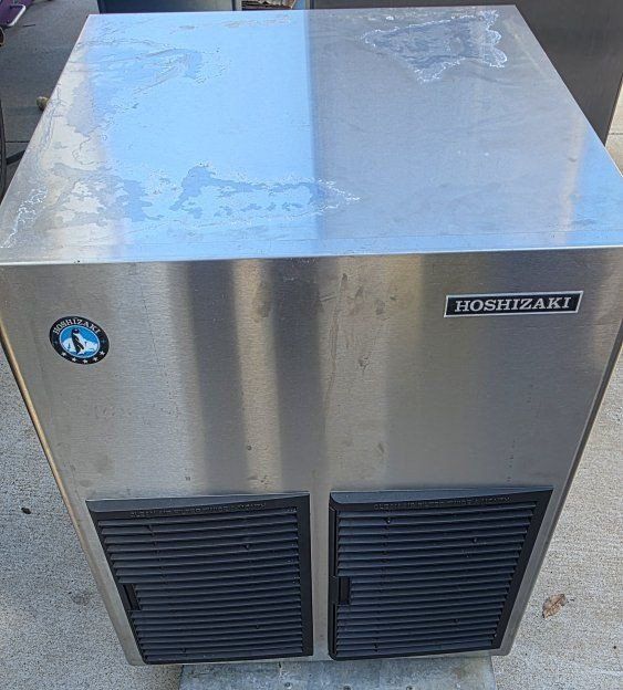 Hoshizaki Ice Maker Ice Machine Cube square ice, 350 lbs in 24 hours, top of coke Pepsi. water Filter and ice dispenser option