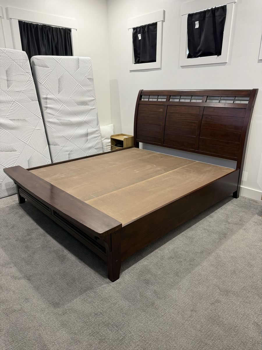 Napa Furniture Whistler Retreat King Solid Wood Storage Bed