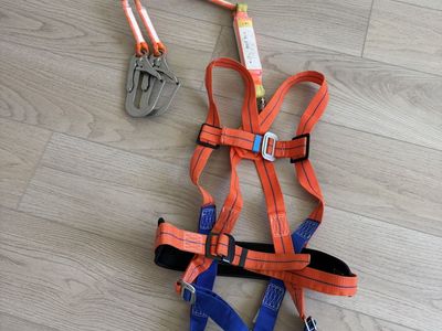 Full body harness with fall protection