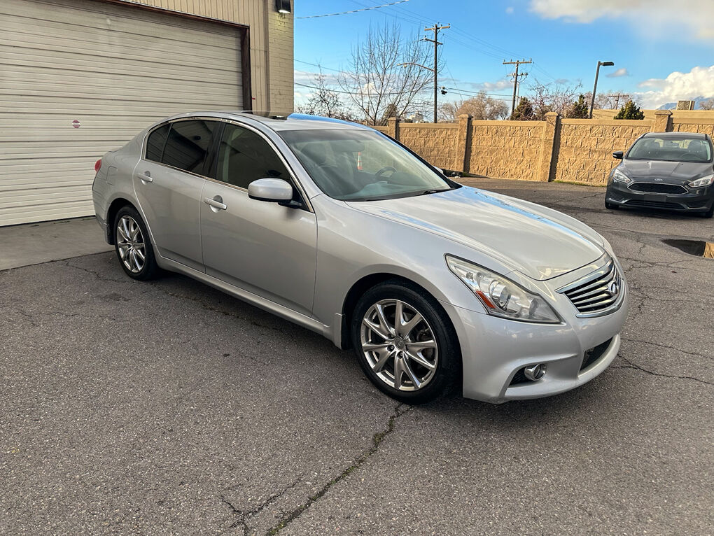 2013 INFINITI G37 Sport