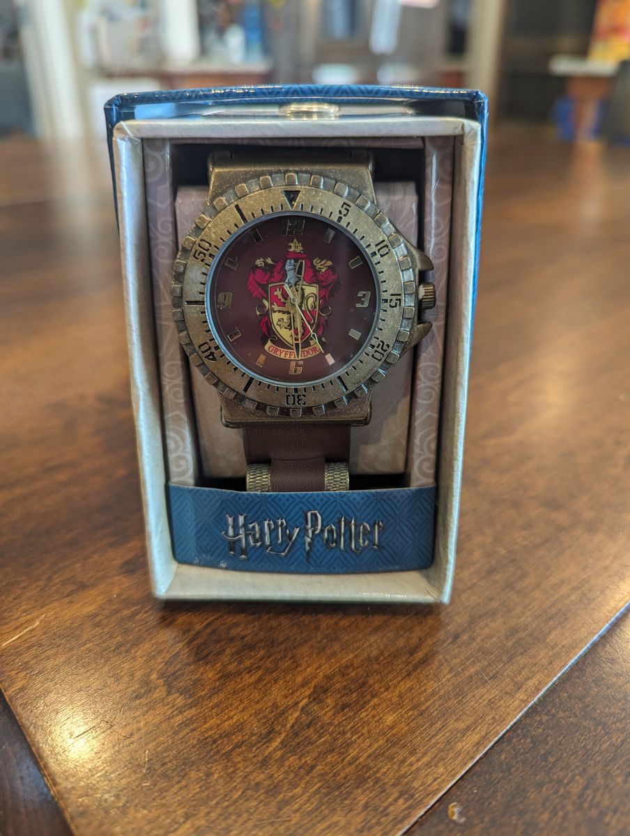 Harry Potter Gryffindor Crest Analog Watch in Box