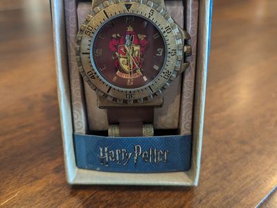 Harry Potter Gryffindor Crest Analog Watch in Box