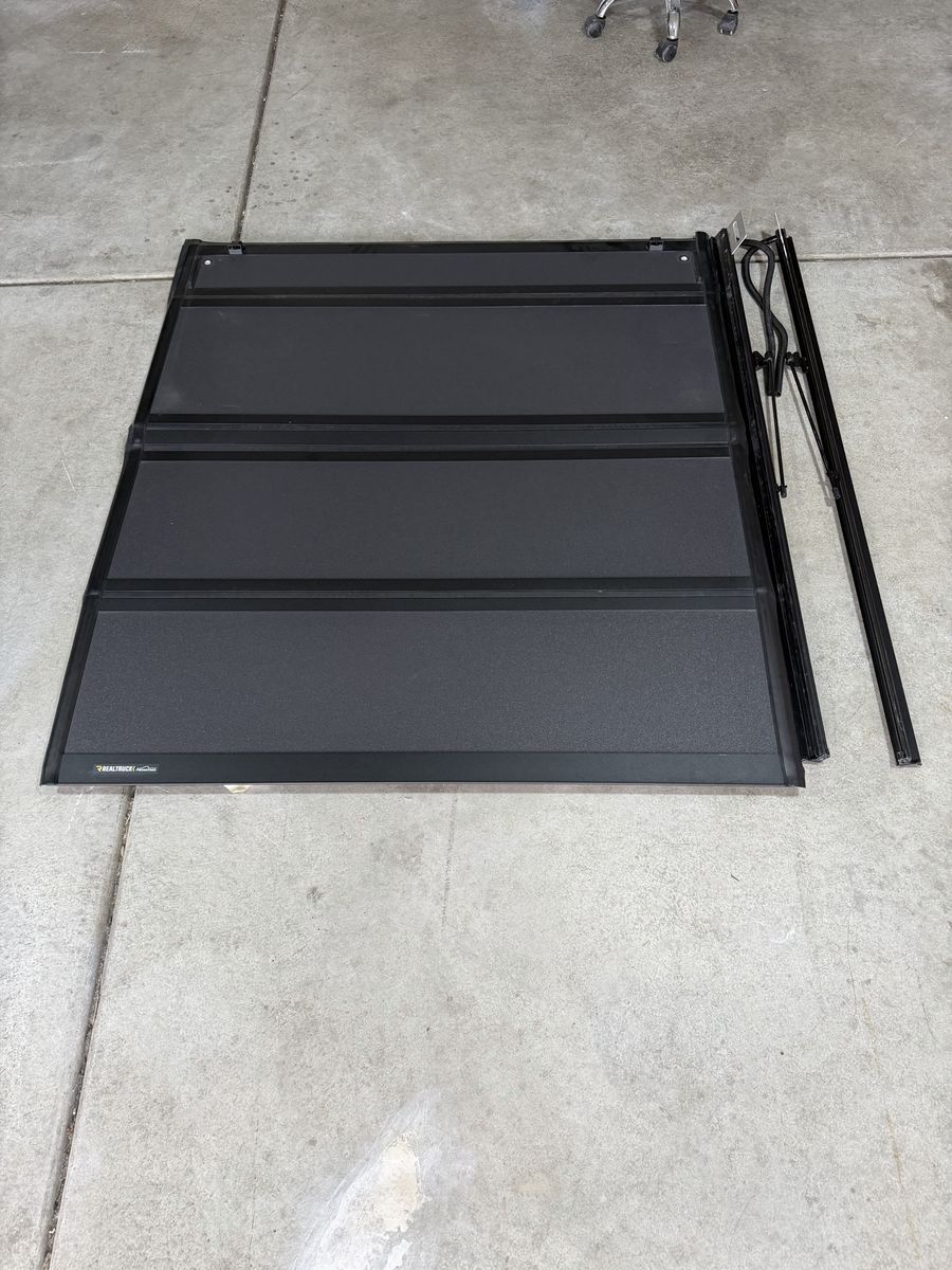 Chevy Colorado / GMC Canyon Tonneau Cover 