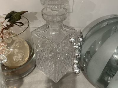 lots Vintage & Accent Home Decor Sale – Glassware, China, & Tabletop Decor