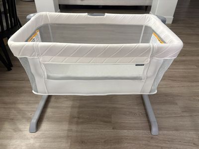 Bedside bassinet - Excellent Condition