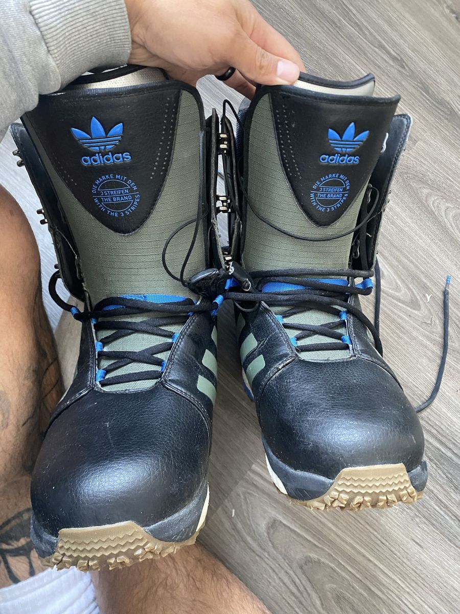 Adidas Response Boost Snowboard Boots Men's Size 11 Black/Blue/Green with Boost Technology