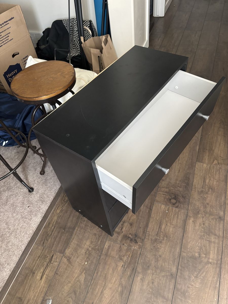 Main image 3