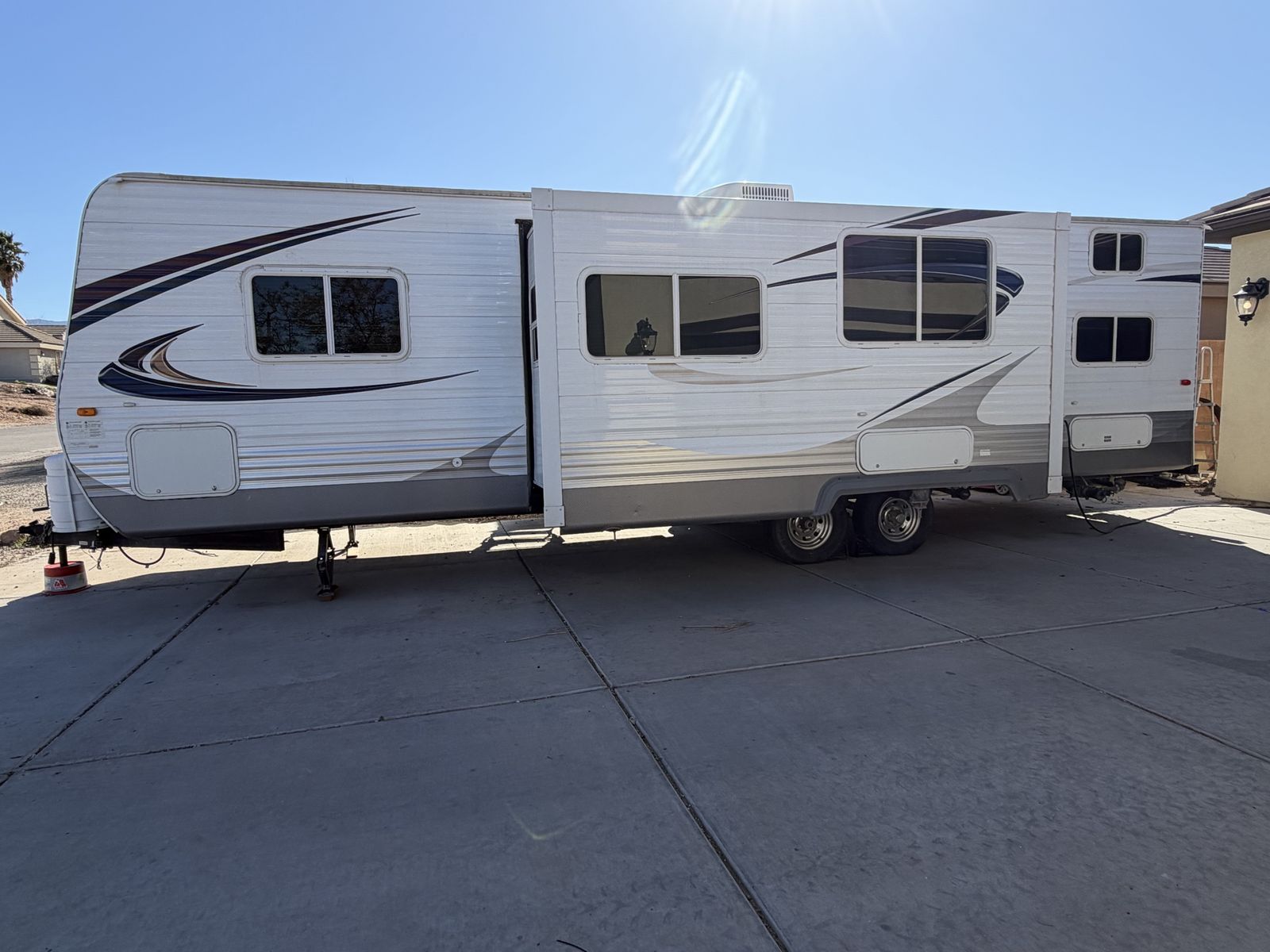 2011 Forest River T28DDSS Travel Trailer - Bunkhouse, 2nd Bathroom Door - Sleeps 8