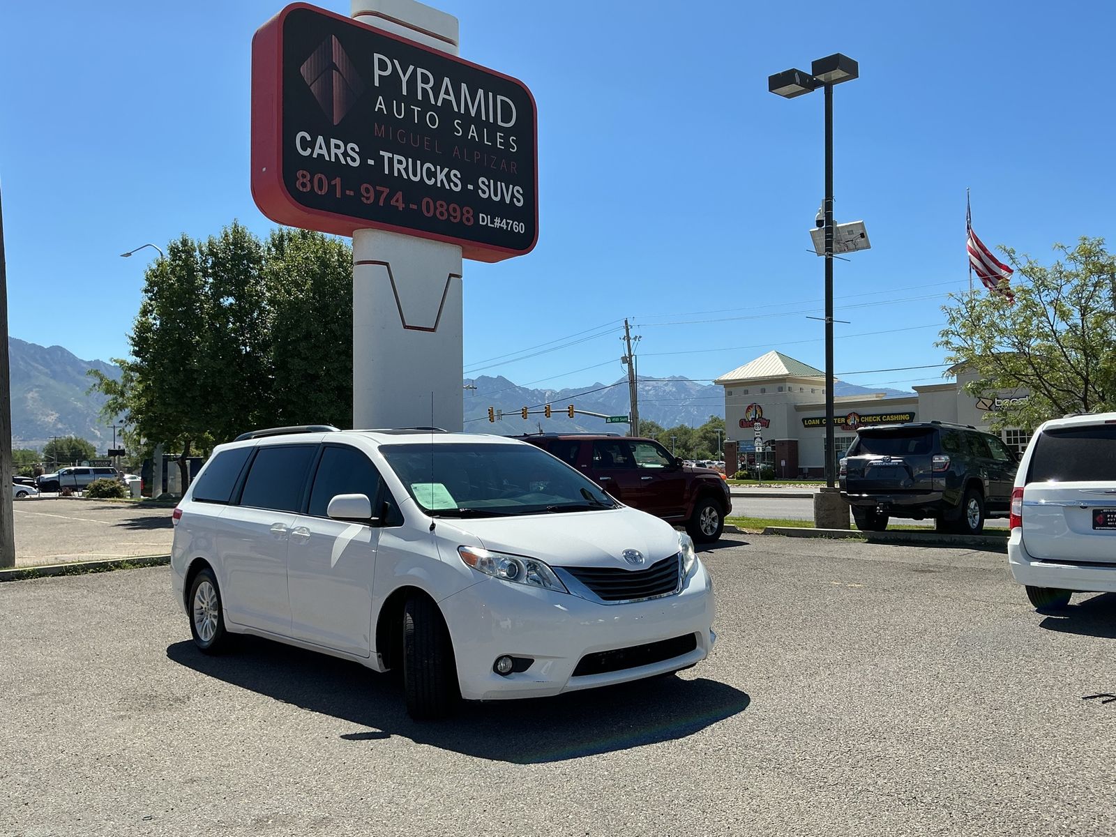 2013 Toyota Sienna XLE Premium 8-Passenger