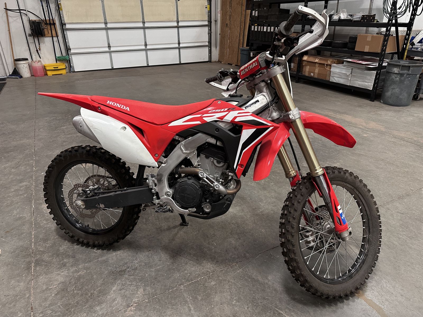Honda CRF250R Dirt Bike - Red/White