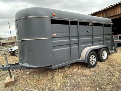 Horse trailer (needs work)