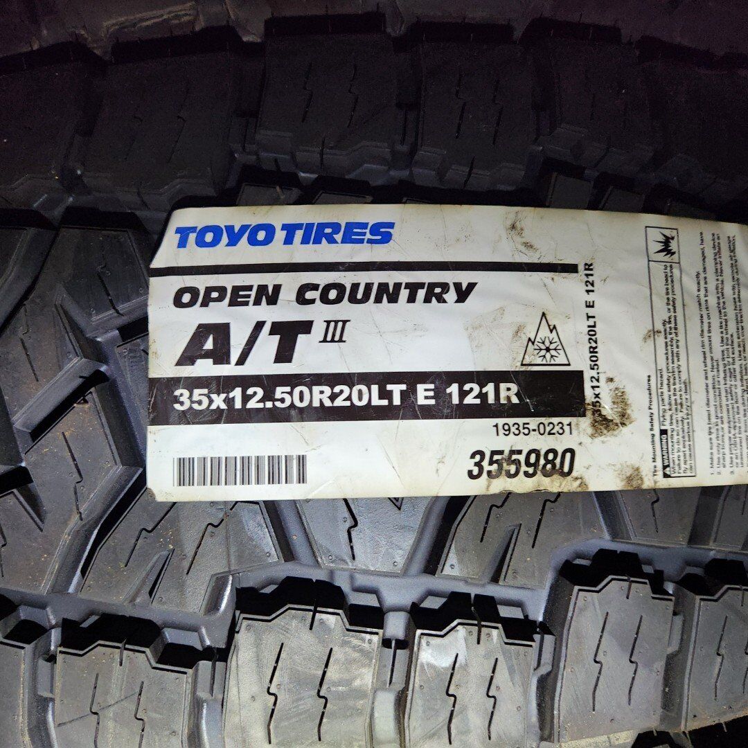 35x12.50r20 toyo open country at lll