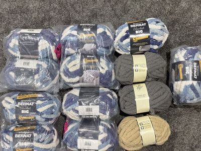 Big blanket yarn. 16 + skeins NEW