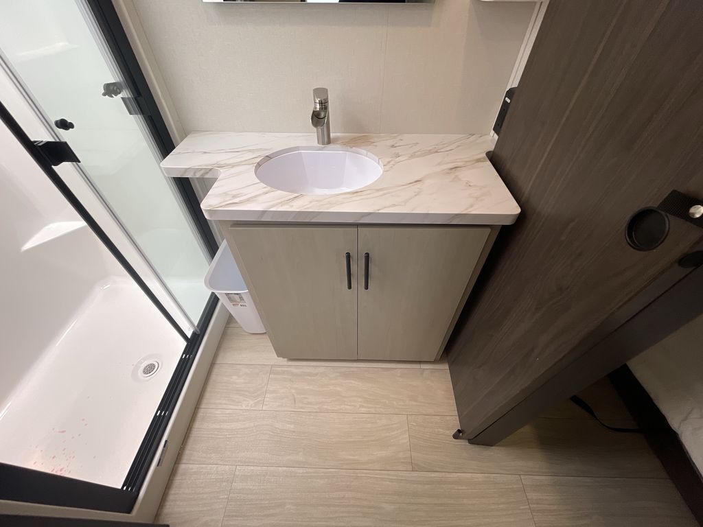 Main image 27