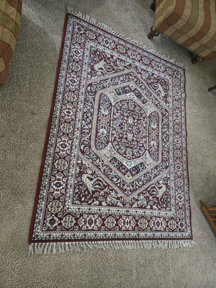 Oriental Rug 5x7 clean and in perfect condition
