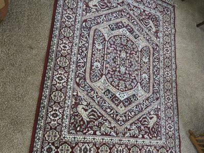 Oriental Rug 5x7 clean and in perfect condition