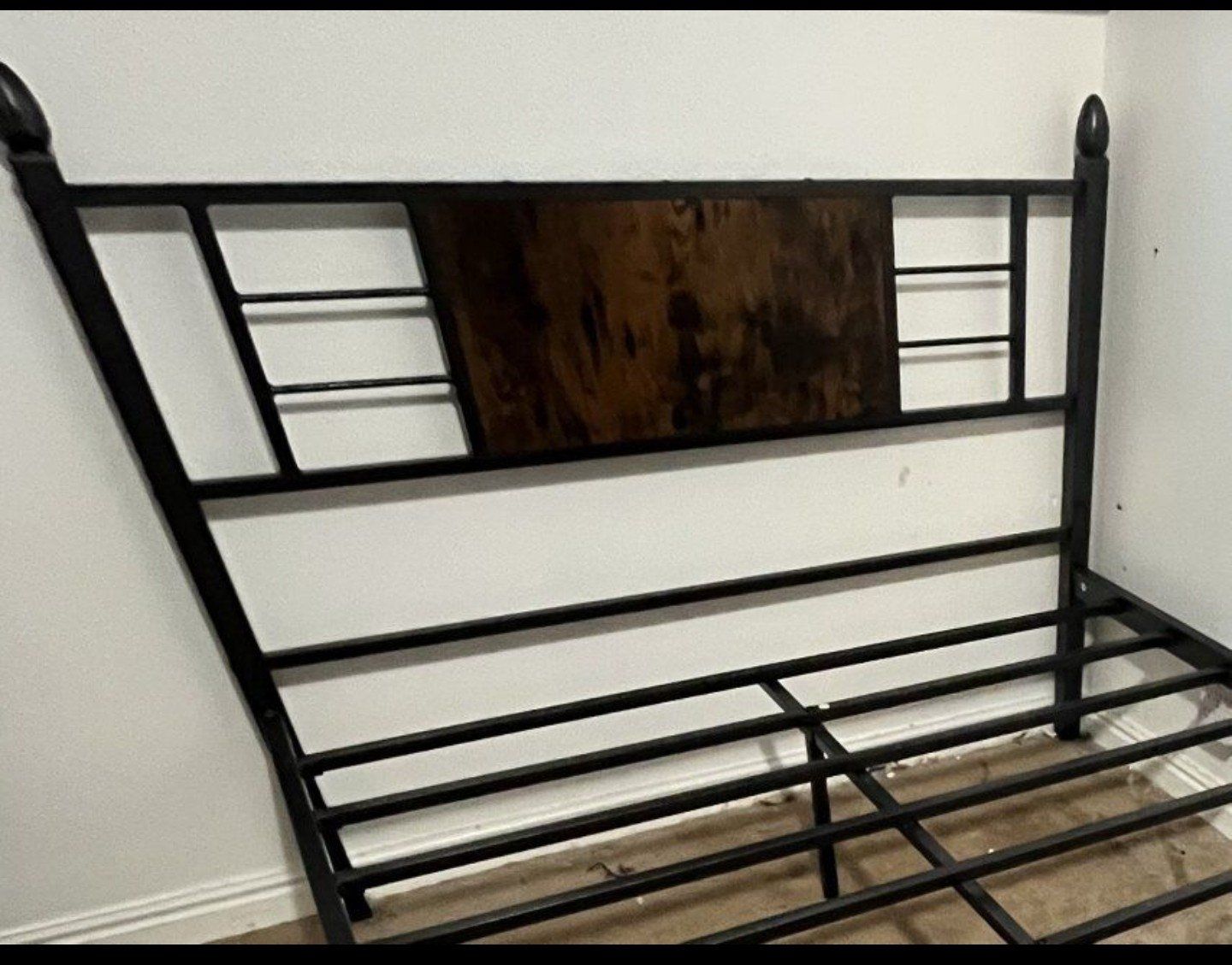 Queen size metal bedframe.