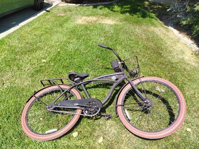 Huffy Cruiser Bike, Front Basket, Cup Holder, Rear Rack