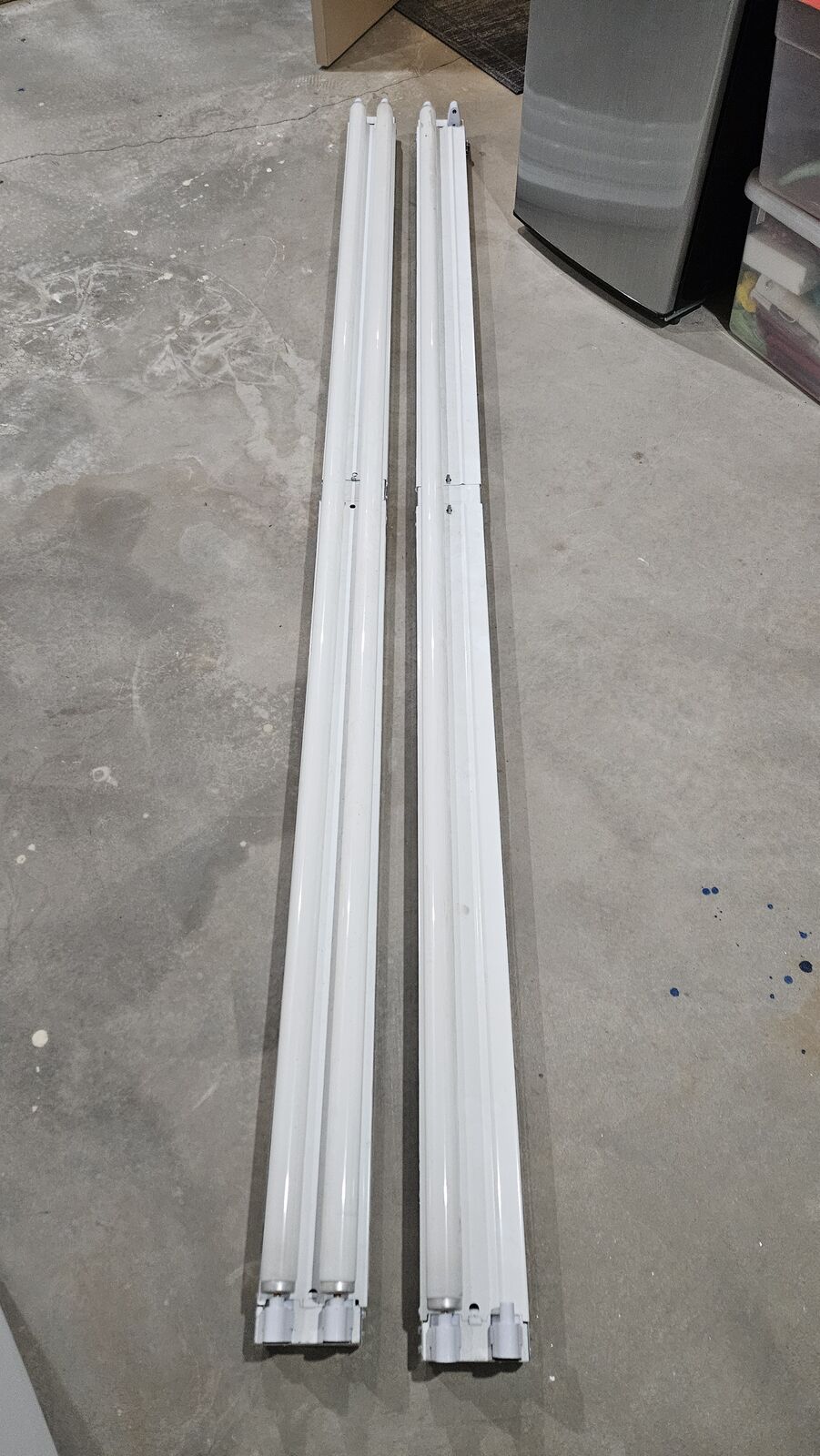 Fluorescent Light Fixtures