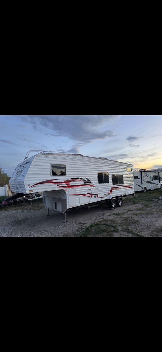 2008 Extreme Toy Hauler 28ft
