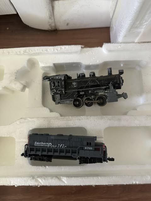 HO and smaller train