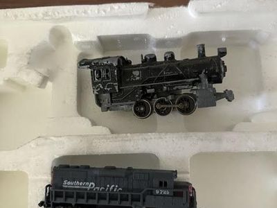 HO and smaller train