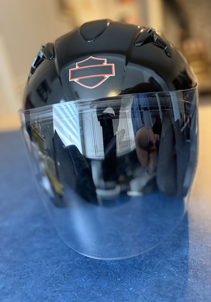 Harley-Davidson HD- J1V Black 3/4 open face helmet with retractable sun visor and outer full-face clear visor.