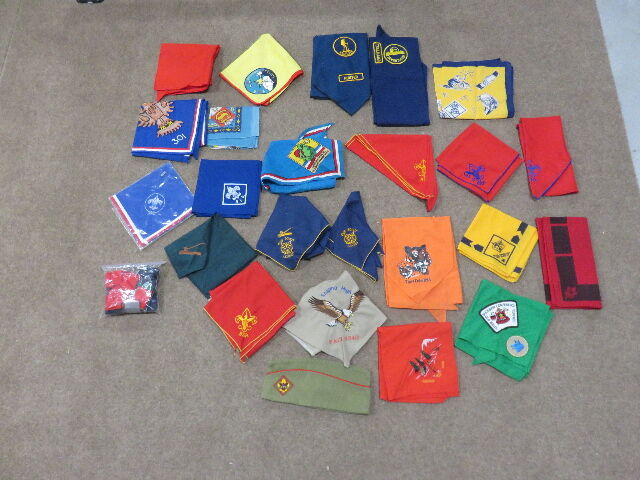 LOT OF 21 VINTAGE CUB AND BOY SCOUT NECKERCHIEFS, 2 CUB SCOUT SASHES AND ONE VINTAGE BSA HAT
