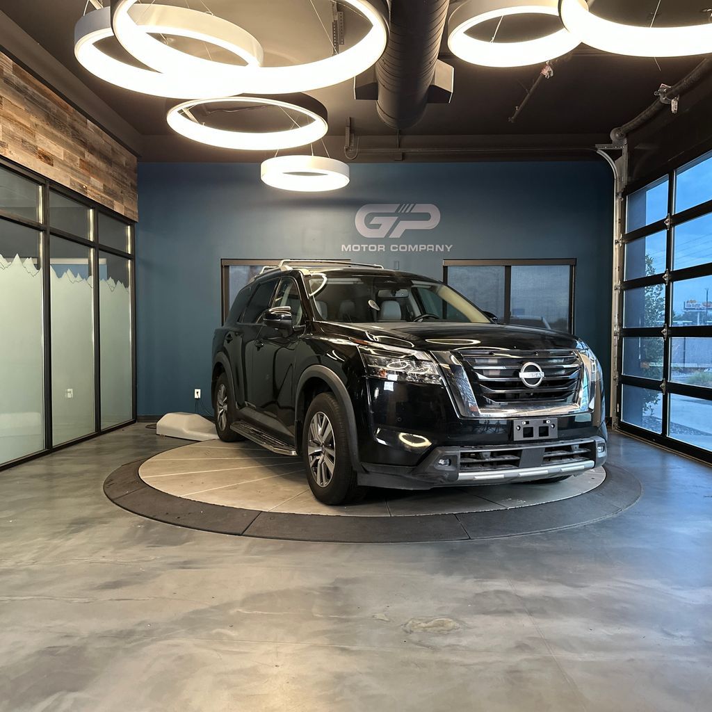 2022 Nissan Pathfinder SL