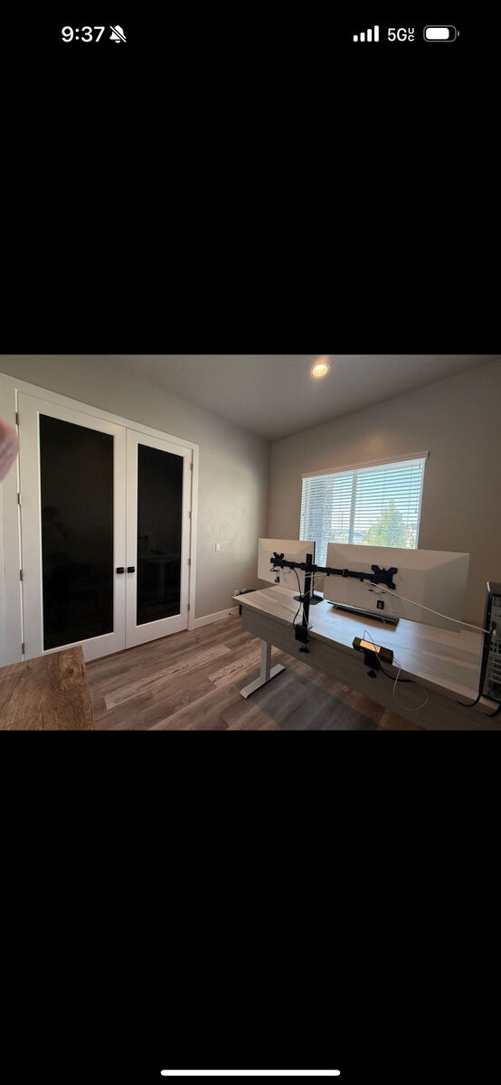 Desk / Chairs / Cabinet