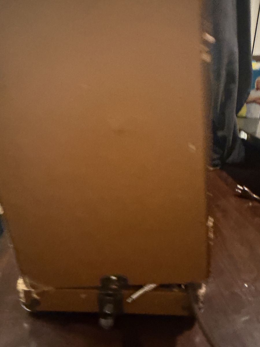 Main image 10