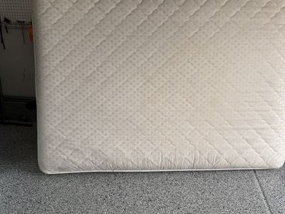 Queen mattress (barely)used)