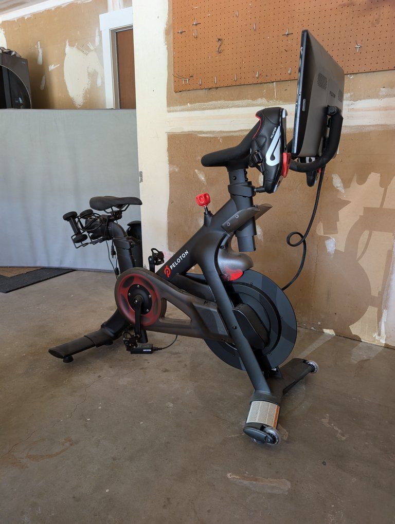 Peloton Exercise Bike (used twice!) with Monitor, Weights & Size 38 Cycling Shoes