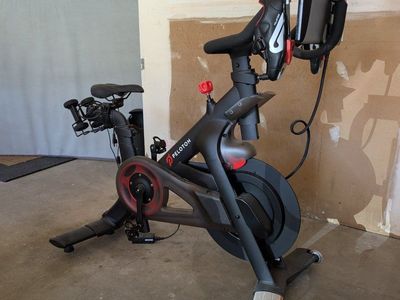 Peloton Exercise Bike (used twice!) with Monitor, Weights & Size 38 Cycling Shoes