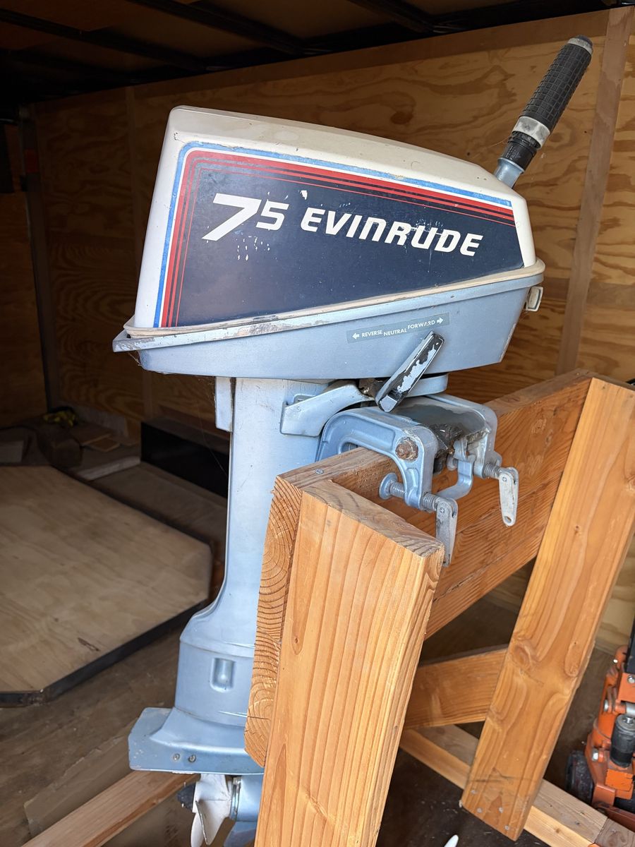 Evinrude 75 Outboard Boat Motor 7.5 HP