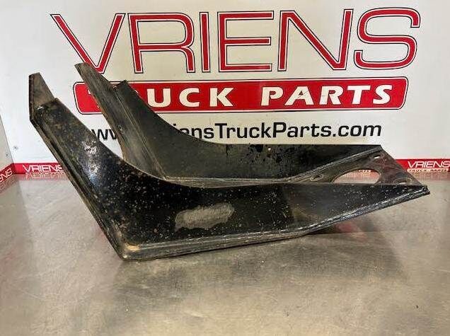 Peterbilt Right Bracket for a Kenworth
