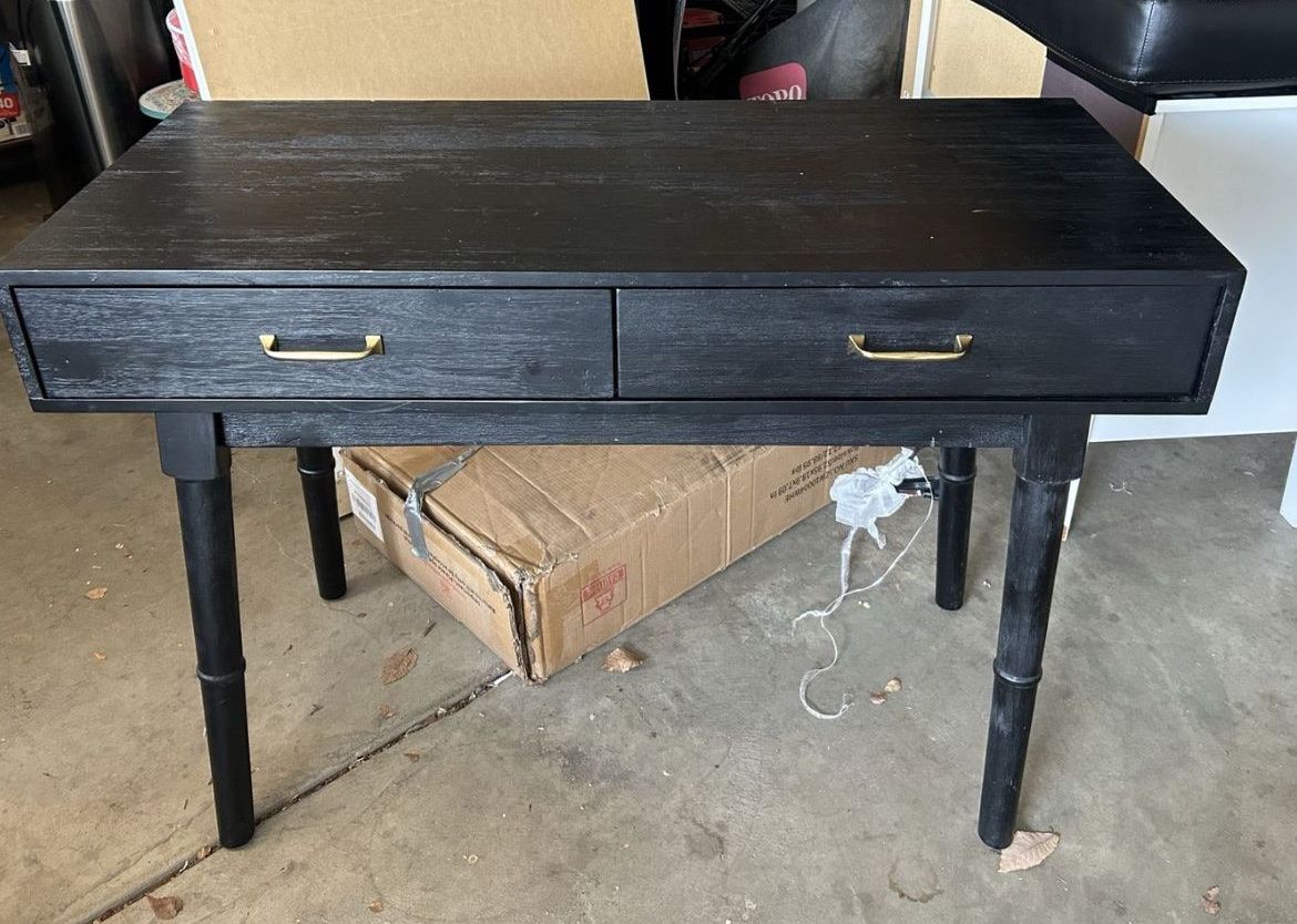 Black desk with drawers