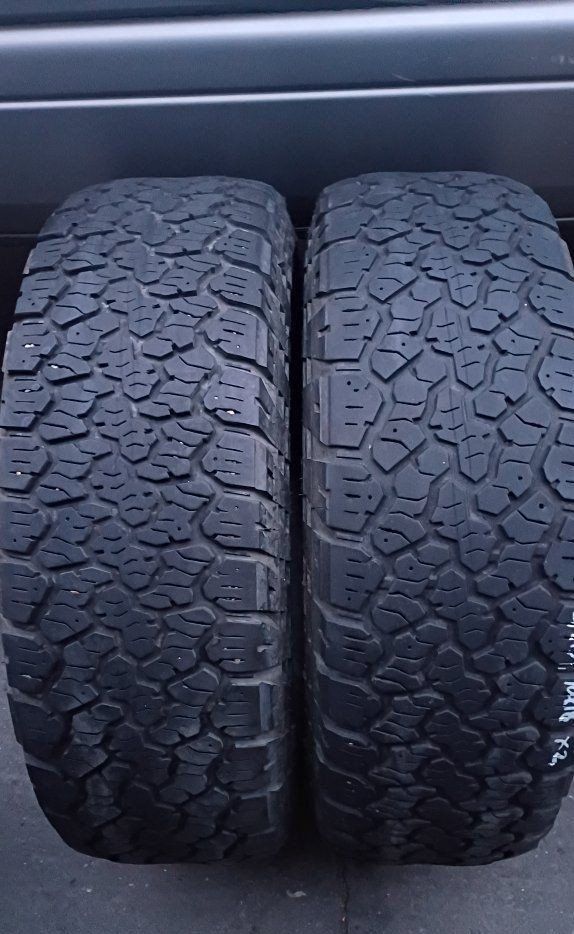 * Nice Pair of 275/70R18 All-Terrain Tires *