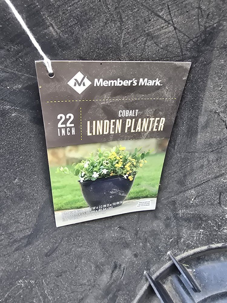 2 Member's Mark 22 Inch Cobalt Linden Planters