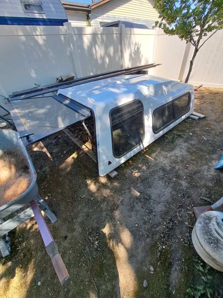 Truck Shell/Camper Top - White with Rear Window - Fits most trucks